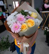 Букет цветов из:  Герберы, Розы и Хризантемы в Подушкино