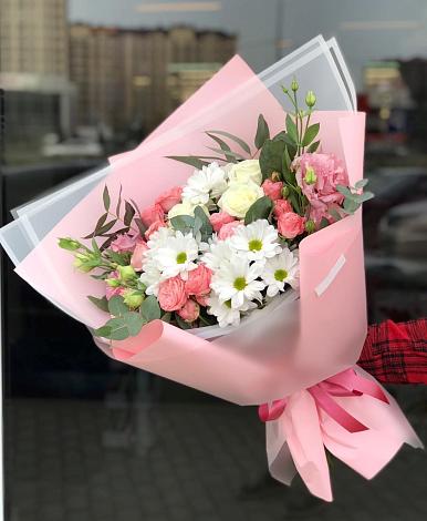 Букет цветов из: Розы, Лизиантусы и Хризантемы в Подушкино